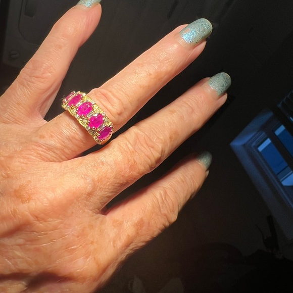 Brand new EFFY 14 K gold 5 ruby and diamond ring - Picture 6 of 11